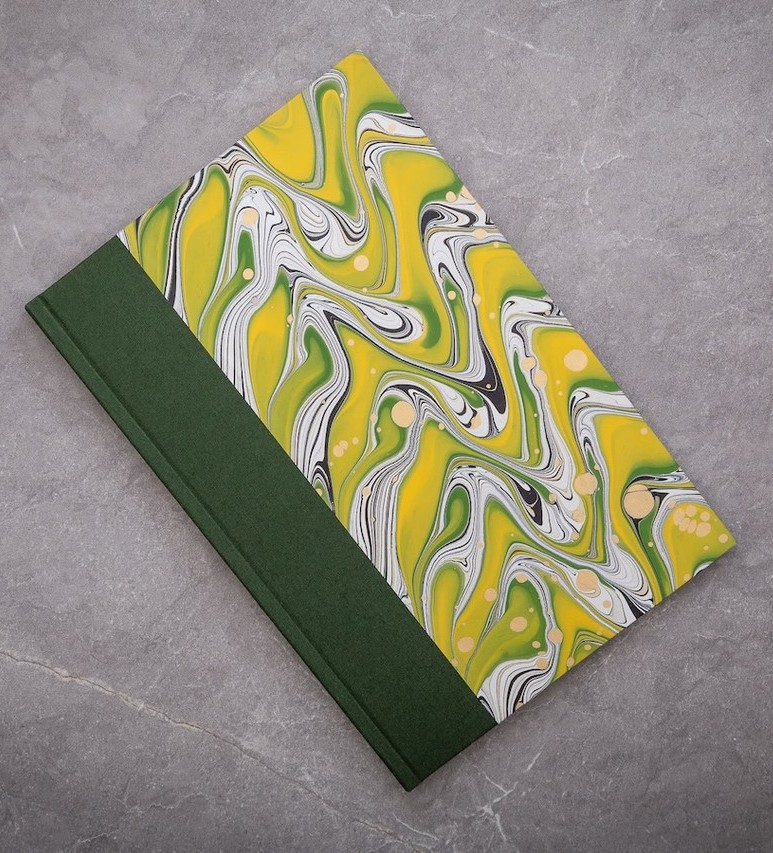 LOCKE LAMORA AND THE BOTTLE SERPENT